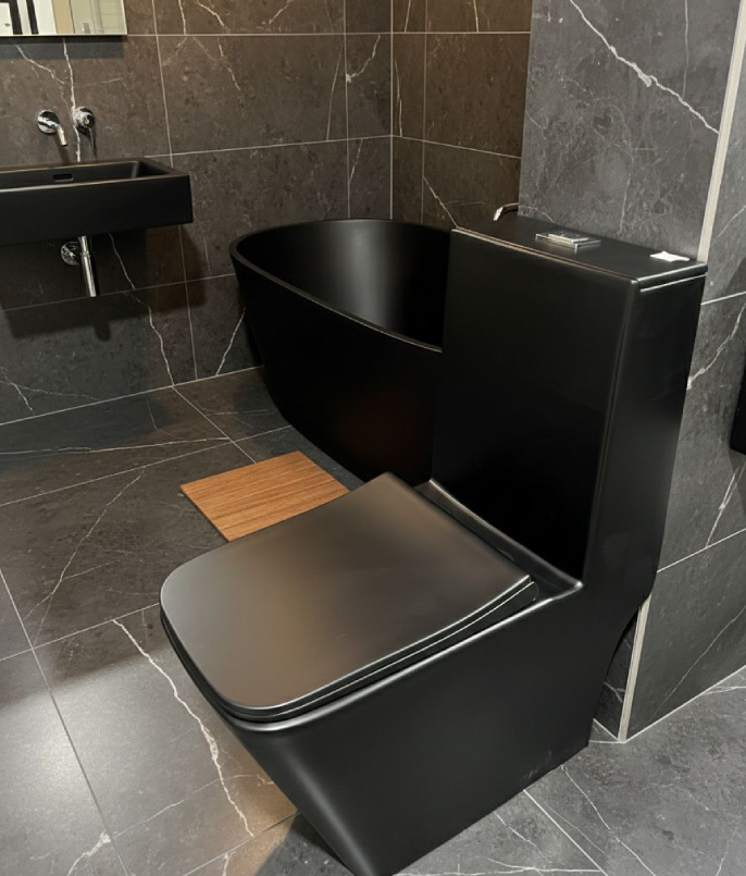 One Piece Square White 8212/Black 1630 SOLIDO